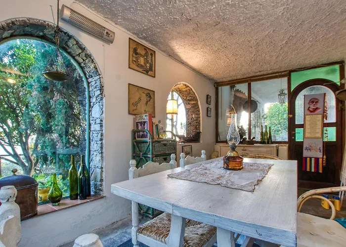 1 Bedroom Amazing In Zoagli *